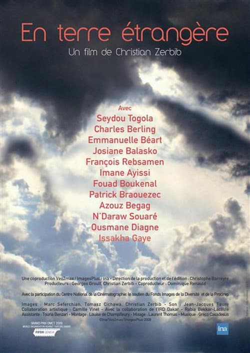 Poster for En terre étrangère