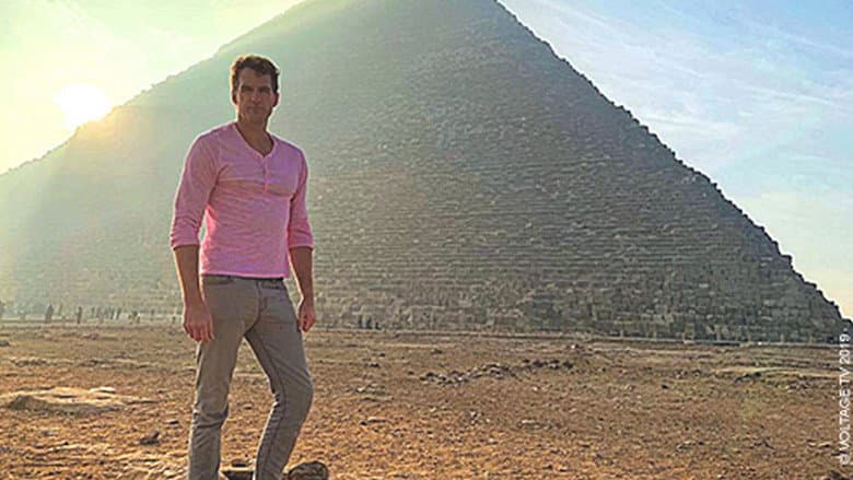 Backdrop from Tutankhamun with Dan Snow