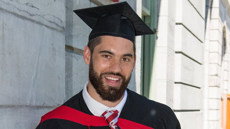 Backdrop from Laurent Duvernay Tardif - LDT : toujours plus loin