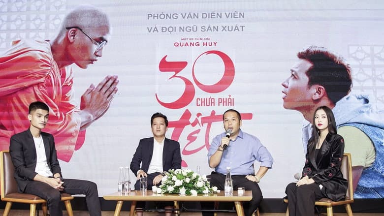 Backdrop from 30 Chưa Phải Tết