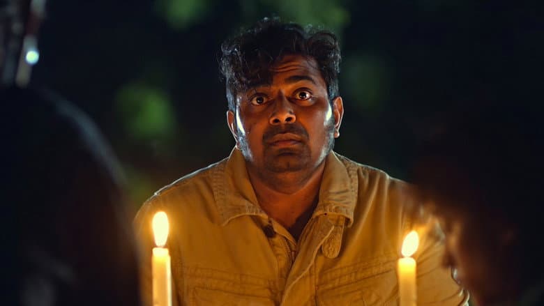 Backdrop from Onaayum Aattukkuttiyum