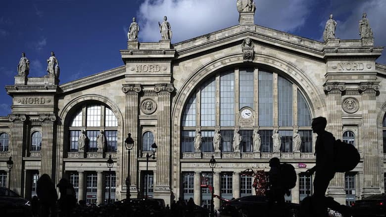 Backdrop from Paris Train Stations: Shaping the City