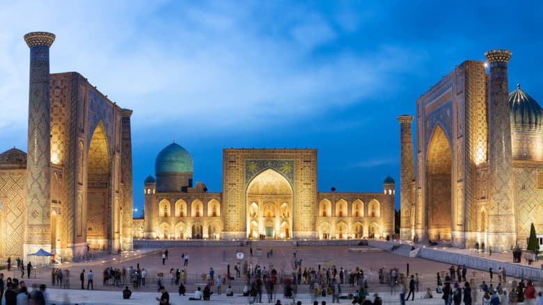 Backdrop from Sur les routes éternelles de Samarkand