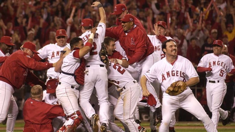 Кадр із фільму «2002 Anaheim Angels: The Official World Series Film»