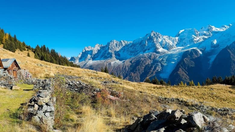 Backdrop from Les Alpes françaises, du mont Blanc à la Méditerrané