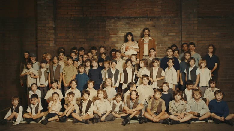 Backdrop from The Record: World's Largest Family