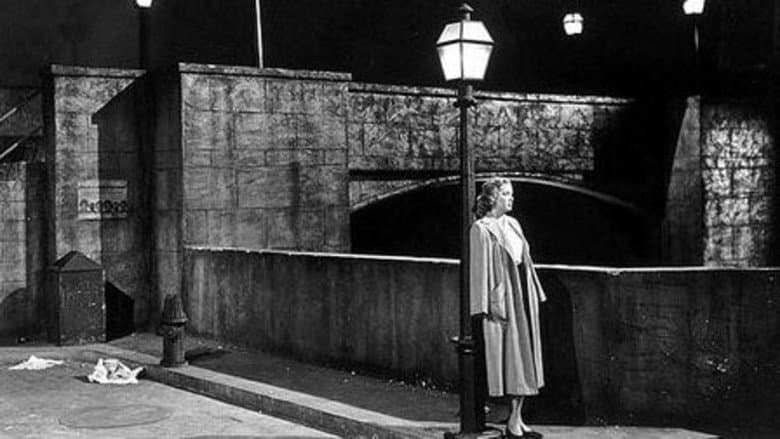 Кадр із фільму «The Girl on the Bridge»