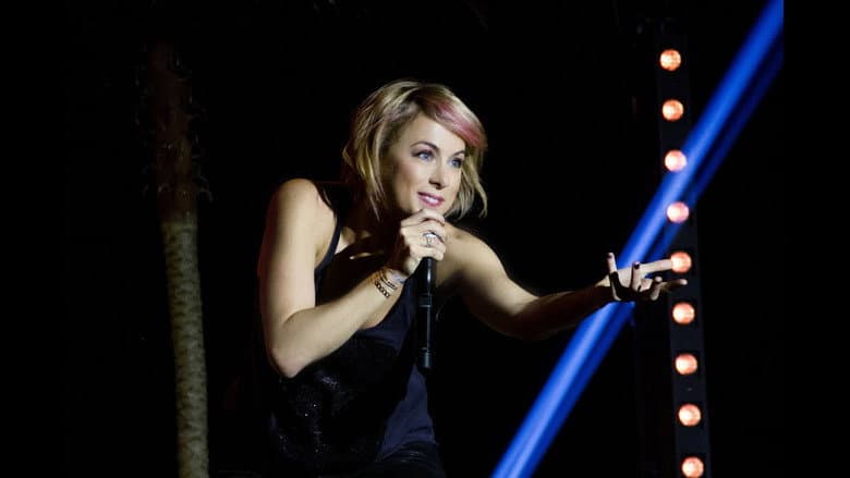 Backdrop from Iliza Shlesinger: Freezing Hot