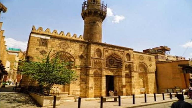 Backdrop from الأقمر