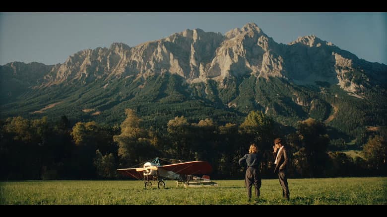 Backdrop from FLÜGGE