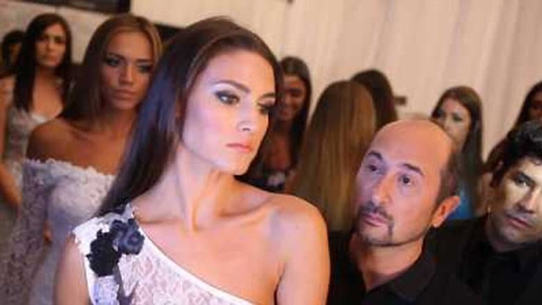 Backdrop from Cosano: La vida secreta de un vestido
