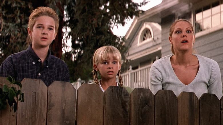 Backdrop from Dickie Roberts: Former Child Star