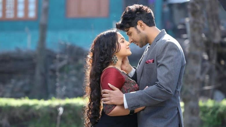 Backdrop from Okka Ammayi Thappa