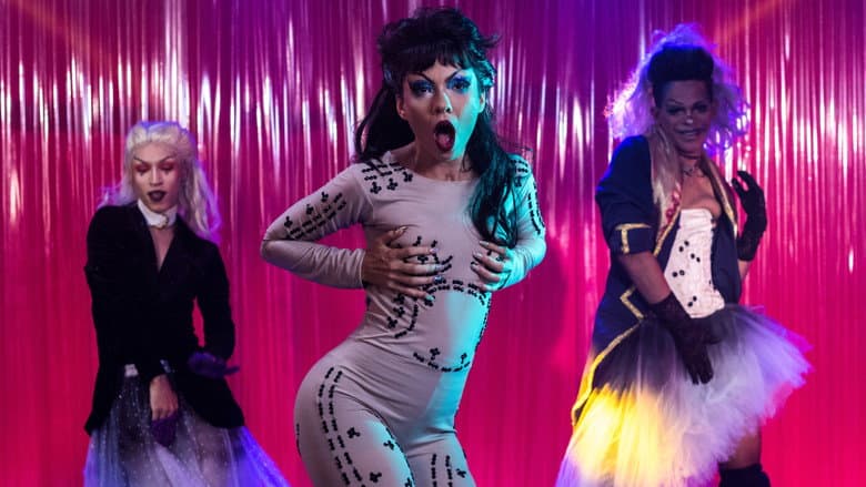 Backdrop from De Repente Drag
