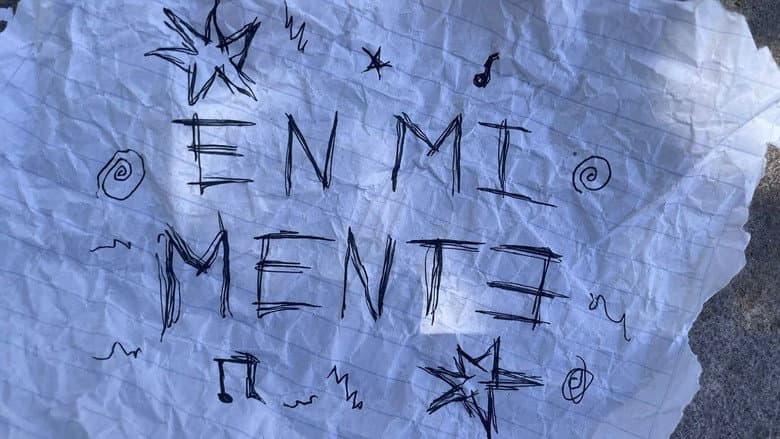 Backdrop from En mi mente