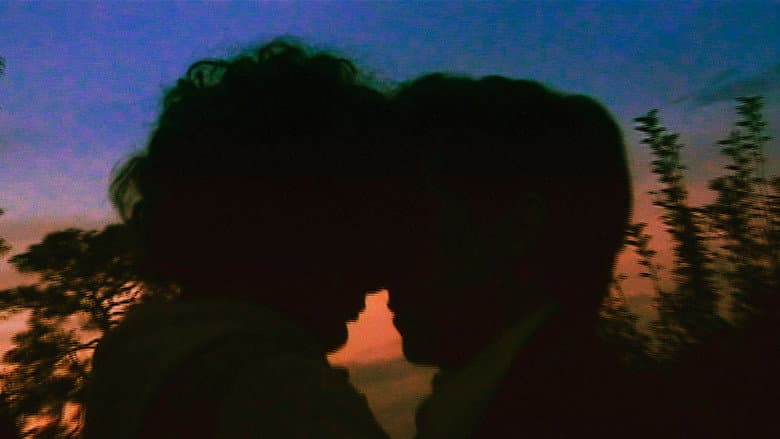Backdrop from Los jotos no van al cielo