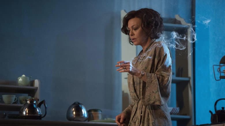 Backdrop from National Theatre Live: The Deep Blue Sea