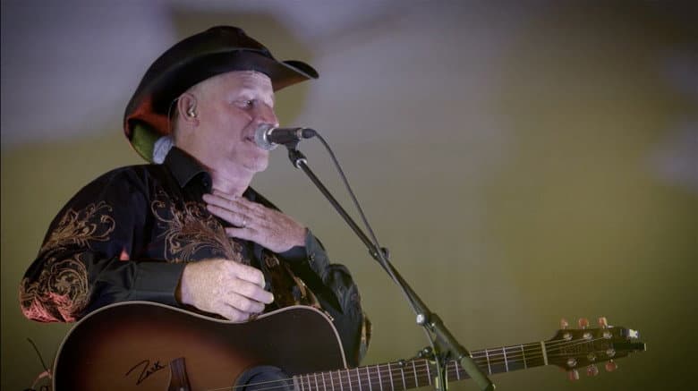 Backdrop from Irvin Blais, la voix du peuple