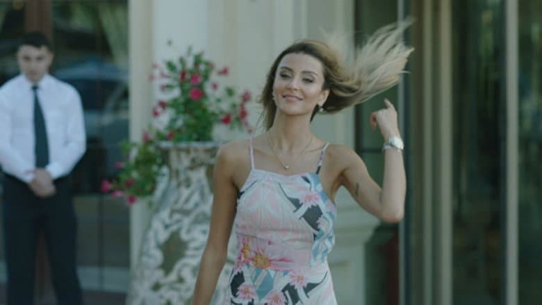 Backdrop from Geniş Aile 2: Her Türlü