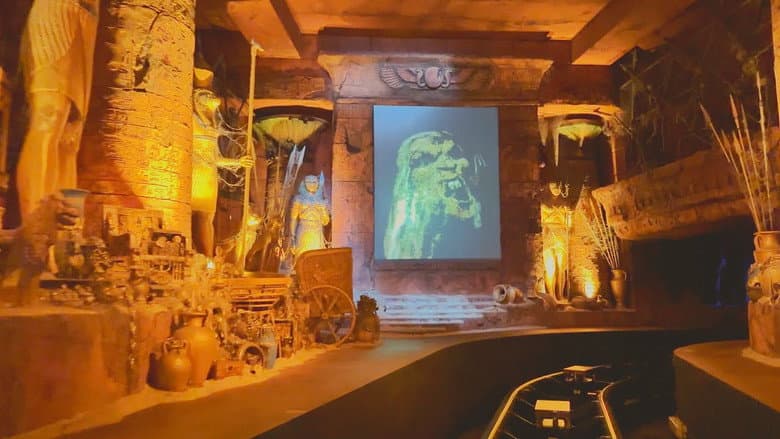 Кадр із фільму «The making of Revenge of the Mummy - The Ride»