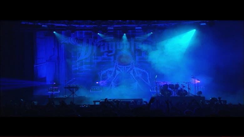 Кадр із фільму «Dragonforce : In the Line of Fire...Larger Than Live»