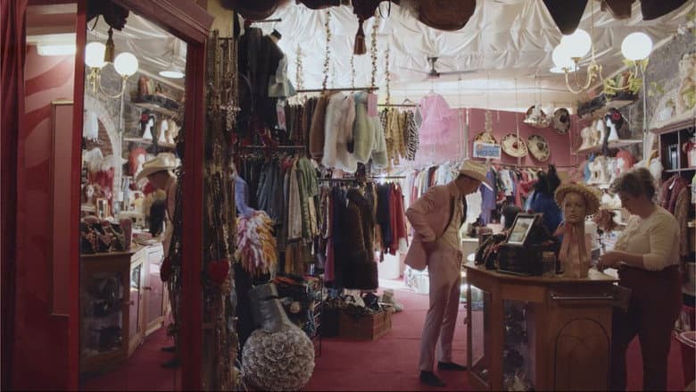 Backdrop from How To Dress Like Me