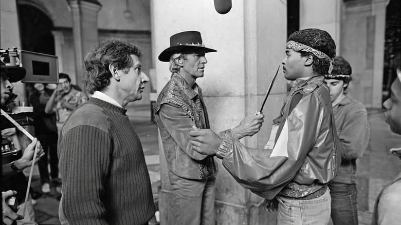 Кадр із фільму «Love of an Icon: The Legend of Crocodile Dundee»