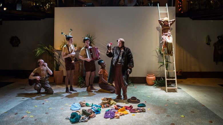 Кадр із фільму «National Theatre Live: I Want My Hat Back»