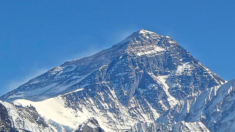 Backdrop from Eye To Eye With Everest