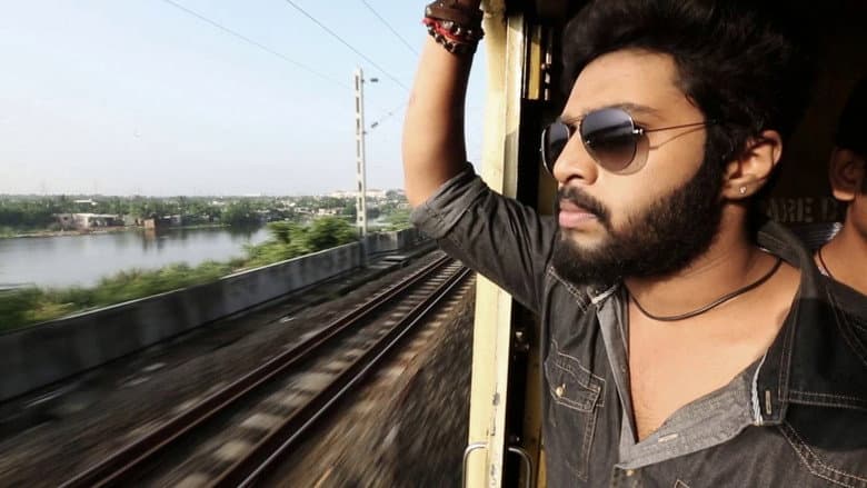 Кадр із фільму «Naalu Peruku Nalladhuna Edhuvum Thappilla»