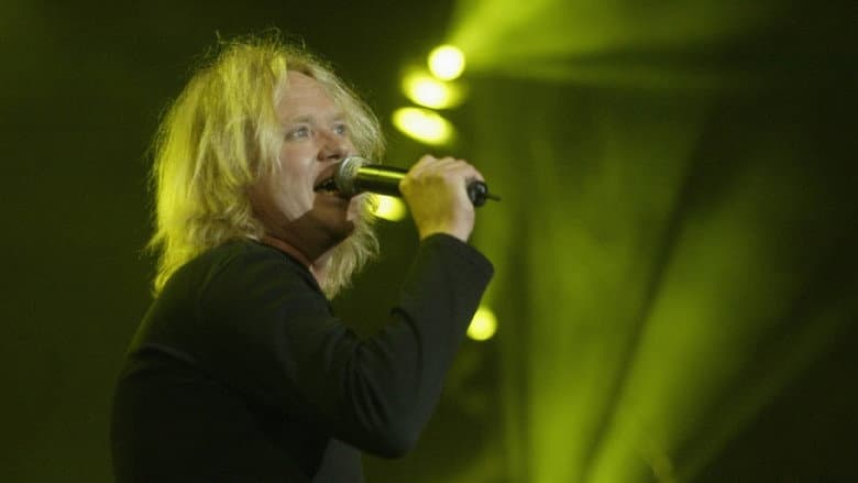 Backdrop from Yö Live – 20-vuotisjuhlakonsertti
