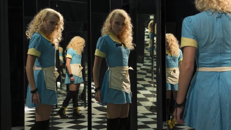 Кадр із фільму «Гість (фільм, 2014)»