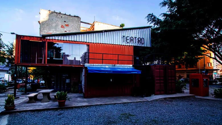 Backdrop from Enquanto Havia um Teatro