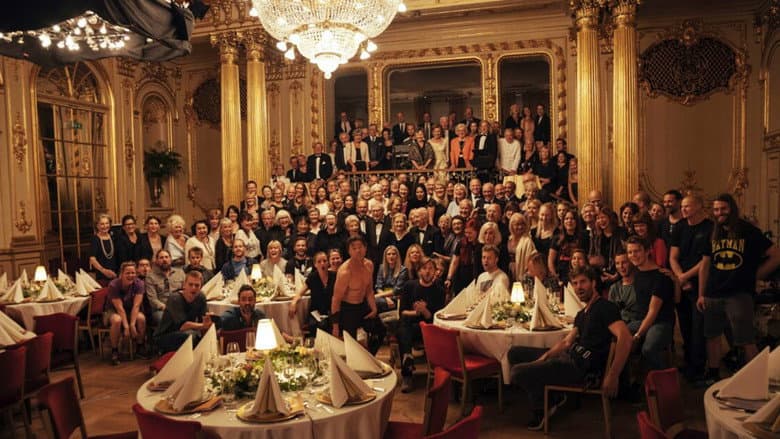 Backdrop from Il était une fois... "The Square"