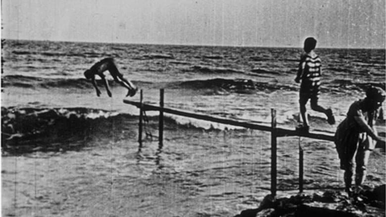 Кадр із фільму «Морське купання»