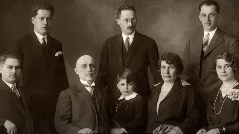 Backdrop from An Unknown Country: The Jewish Exiles of Ecuador