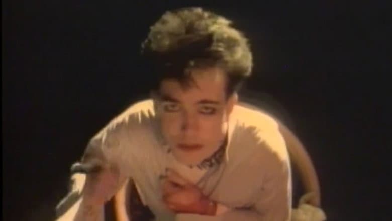 Кадр із фільму «The Cure : Staring At The Sea - The Images»