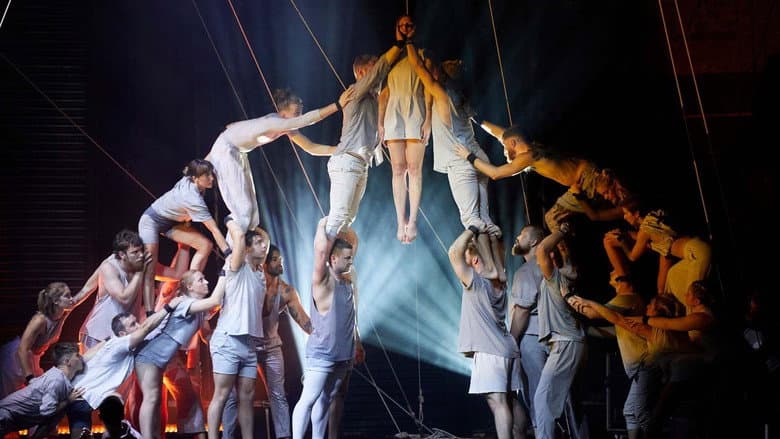 Backdrop from Artistik aus einer anderen Welt: Gravity & Other Myths