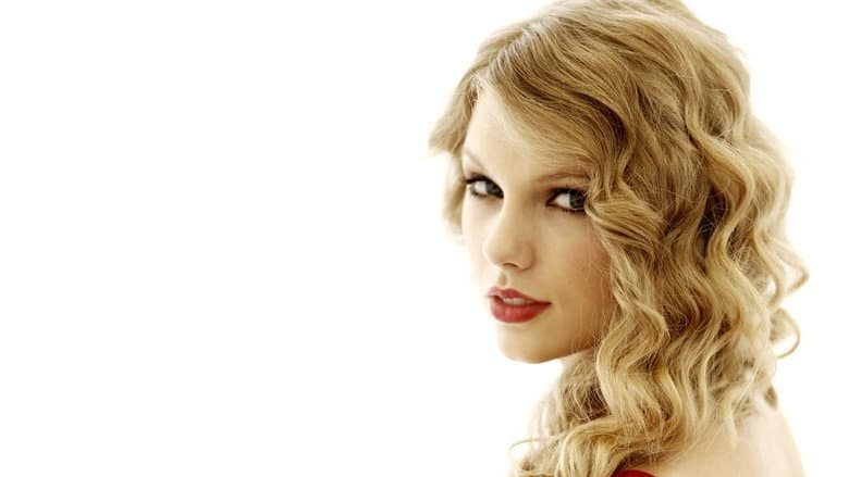 Backdrop from Taylor Swift: America's Sweetheart