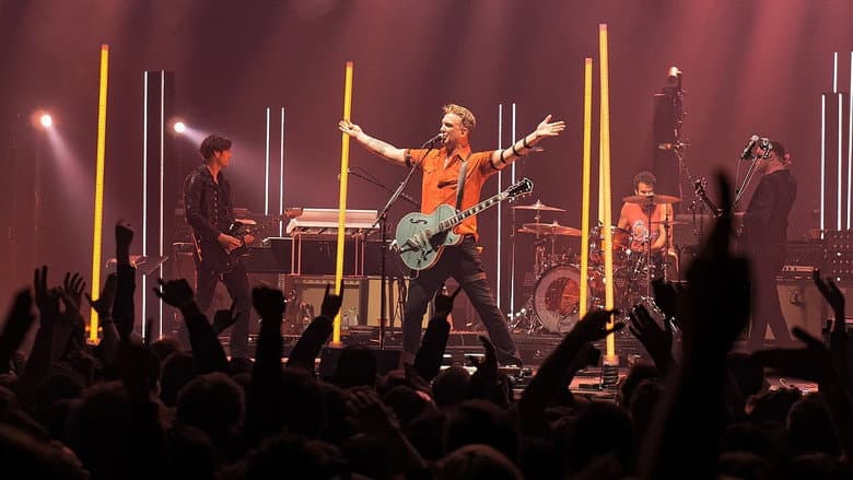 Кадр із фільму «Queens of the Stone Age - Nuits de Fourvière 2023»