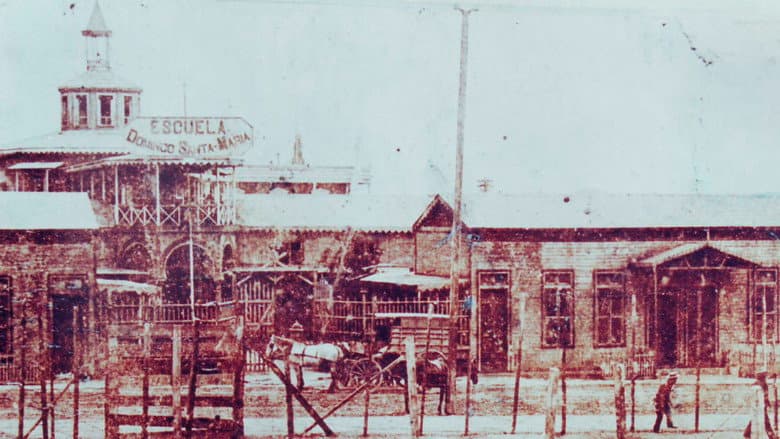 Backdrop from Escuela Santa María de Iquique 1907