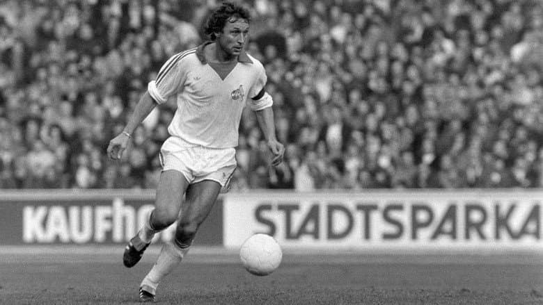 Backdrop from Heinz Flohe - Der mit dem Ball tanzte