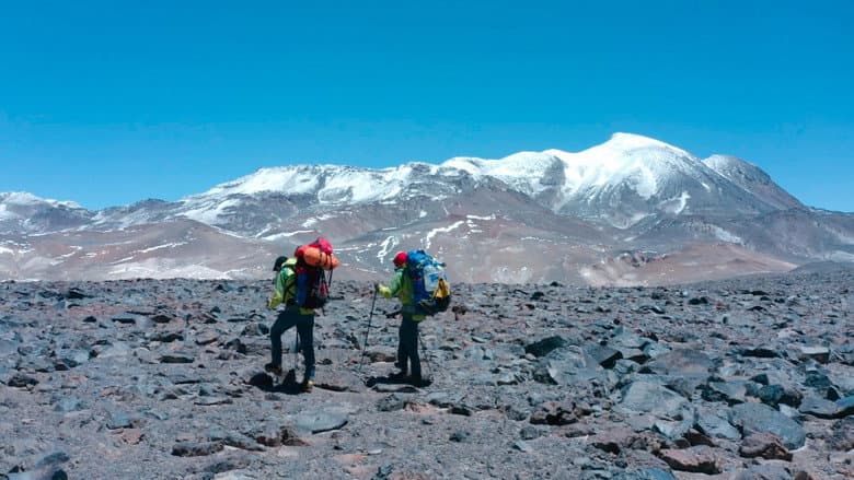 Backdrop from Une goutte d’eau sur un volcan