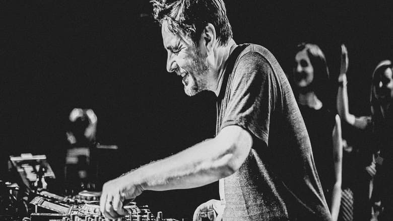 Кадр із фільму «Laurent Garnier: It's Just Musik Live a Pleyel»