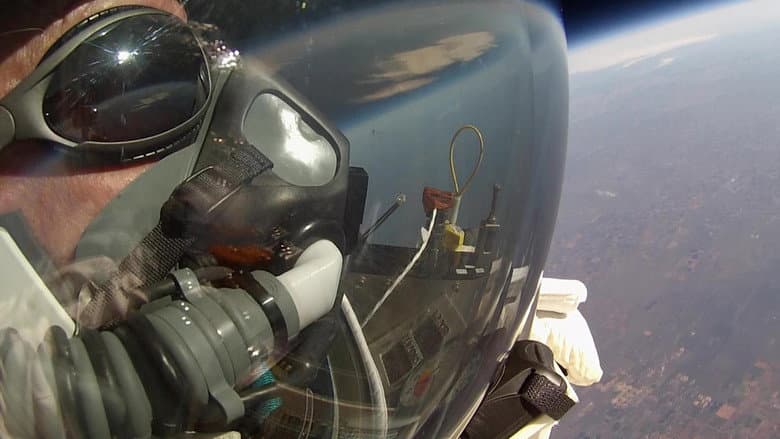 Кадр із фільму «14 Minutes from Earth»