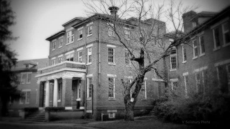 Кадр із фільму «Crownsville Hospital: From Lunacy to Legacy»
