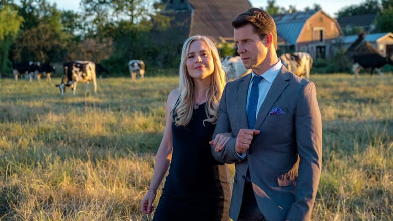 Backdrop from Signed, Sealed, Delivered: Home Again