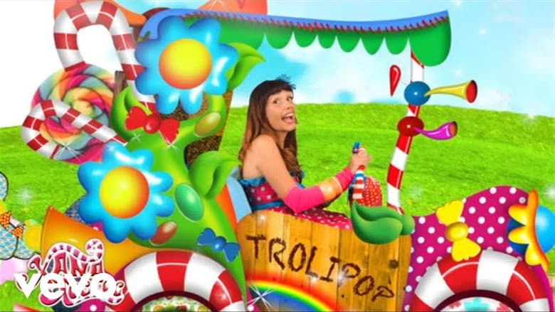 Backdrop from Xana Toc Toc to your Trolipop