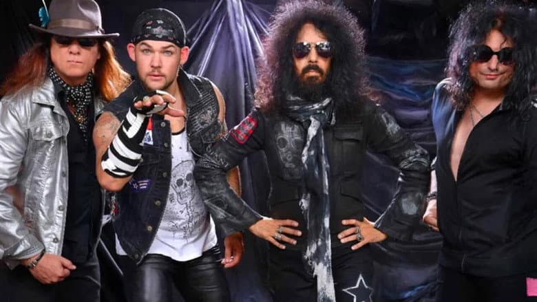 Backdrop from Quiet Riot - Live in the 21st Century