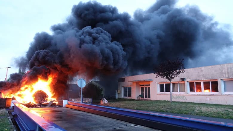 Backdrop from Blow It to Bits